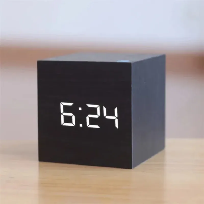 Orologio elettronico digitale  - Led Desk Clock recensione e prezzo