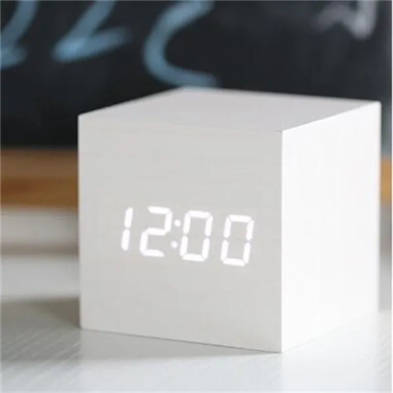 Orologio elettronico digitale  - Led Desk Clock recensione e prezzo